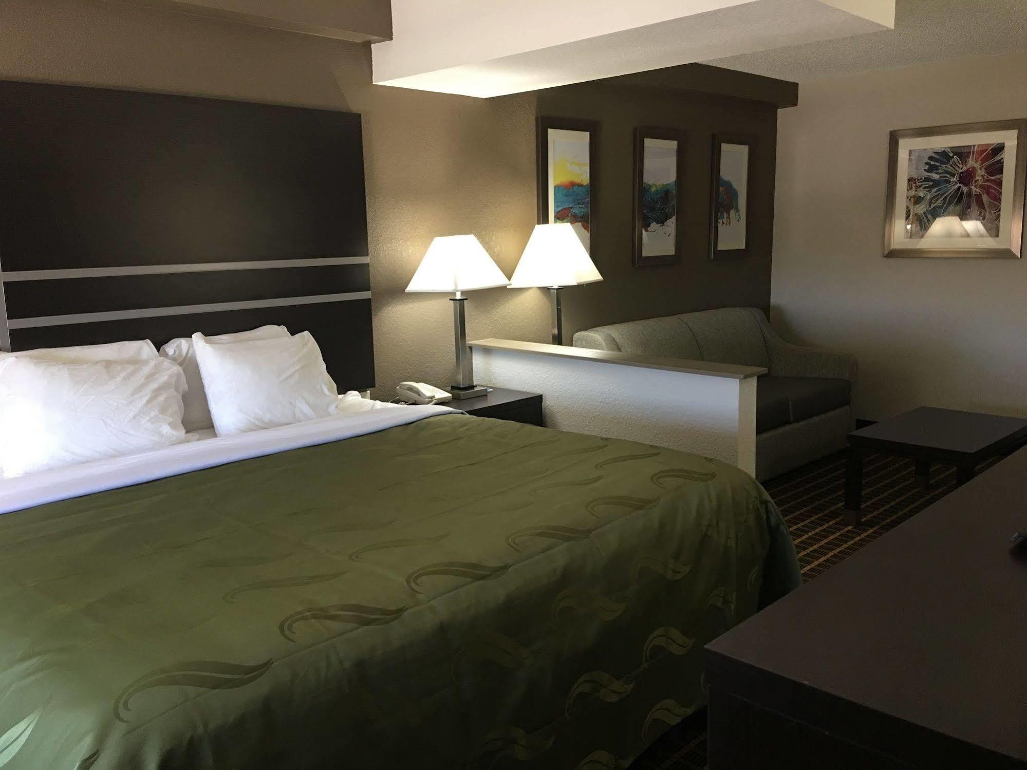 Quality Inn & Suites El Paso I-10 Екстериор снимка